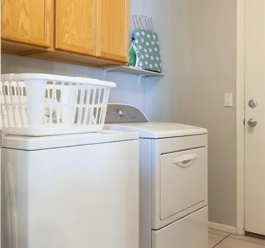 Cozy House Near Stadium With Pool Heater, Bbq Holiday home