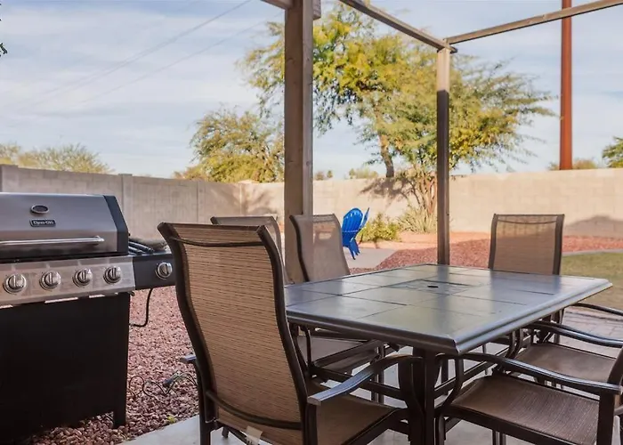 Holiday home Cozy House Near Stadium With Pool Heater, Bbq