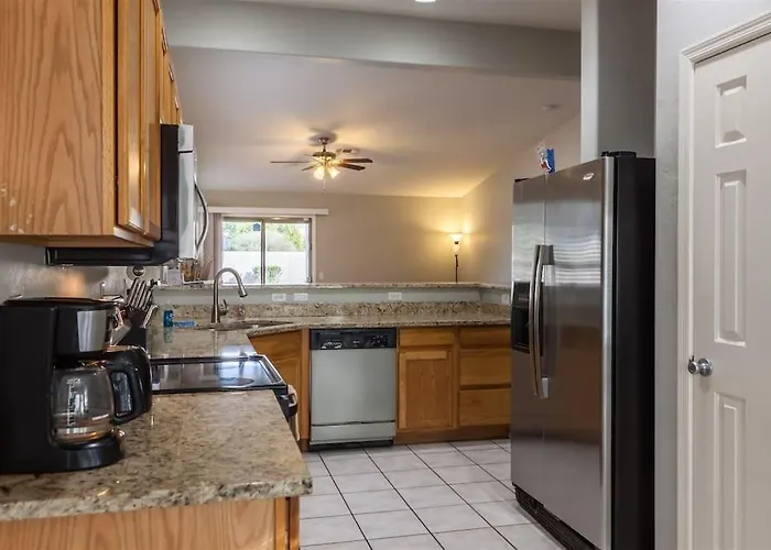Holiday home Cozy House Near Stadium With Pool Heater, Bbq Avondale
